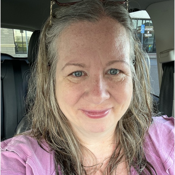 Meet your Posher, Kathryn - Picture 2 of 2